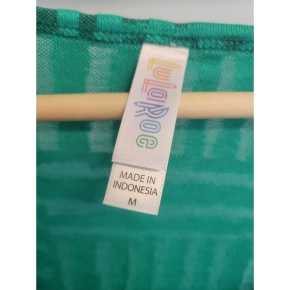 MEDIUM CLASSIC T TEE LuLaRoe GREEN Alternating Stripes NWT - Picture 2 of 5